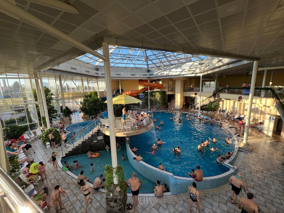 Hotel Alinalex - Paradisul Acvatic Brašov Exteriér fotografie