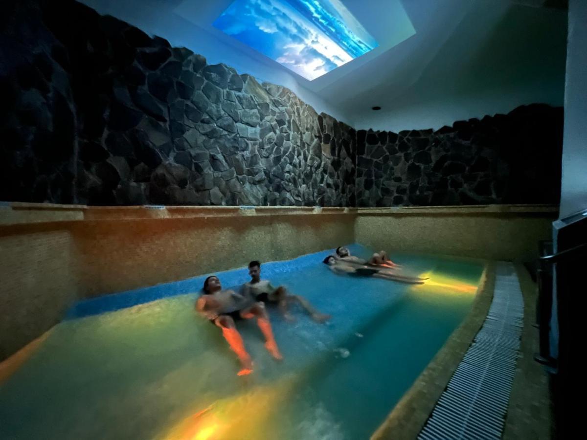 Hotel Alinalex - Paradisul Acvatic Brašov Exteriér fotografie