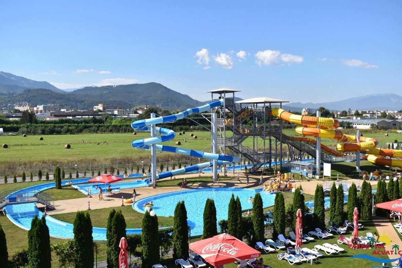 Hotel Alinalex - Paradisul Acvatic Brašov Exteriér fotografie
