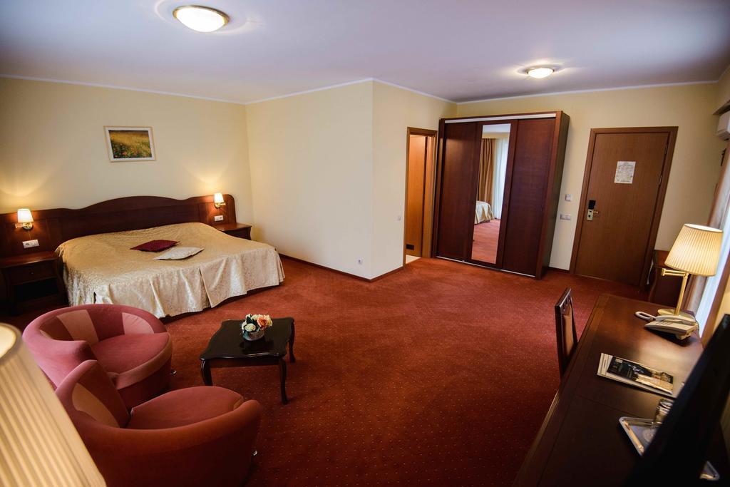 Hotel Alinalex - Paradisul Acvatic Brašov Exteriér fotografie